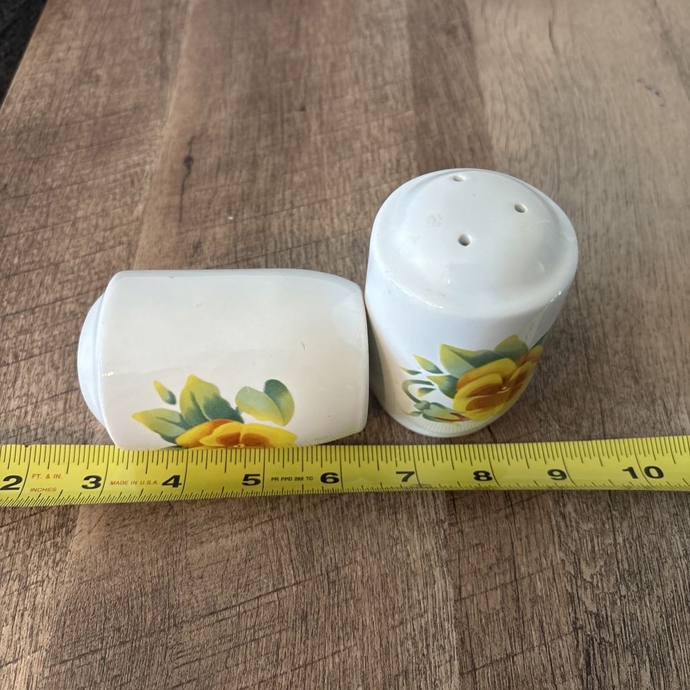Vintage Ceramic FLORAL Salt Pepper Shakers Set Cottage Core Jay Import Company - Picture 5 of 5